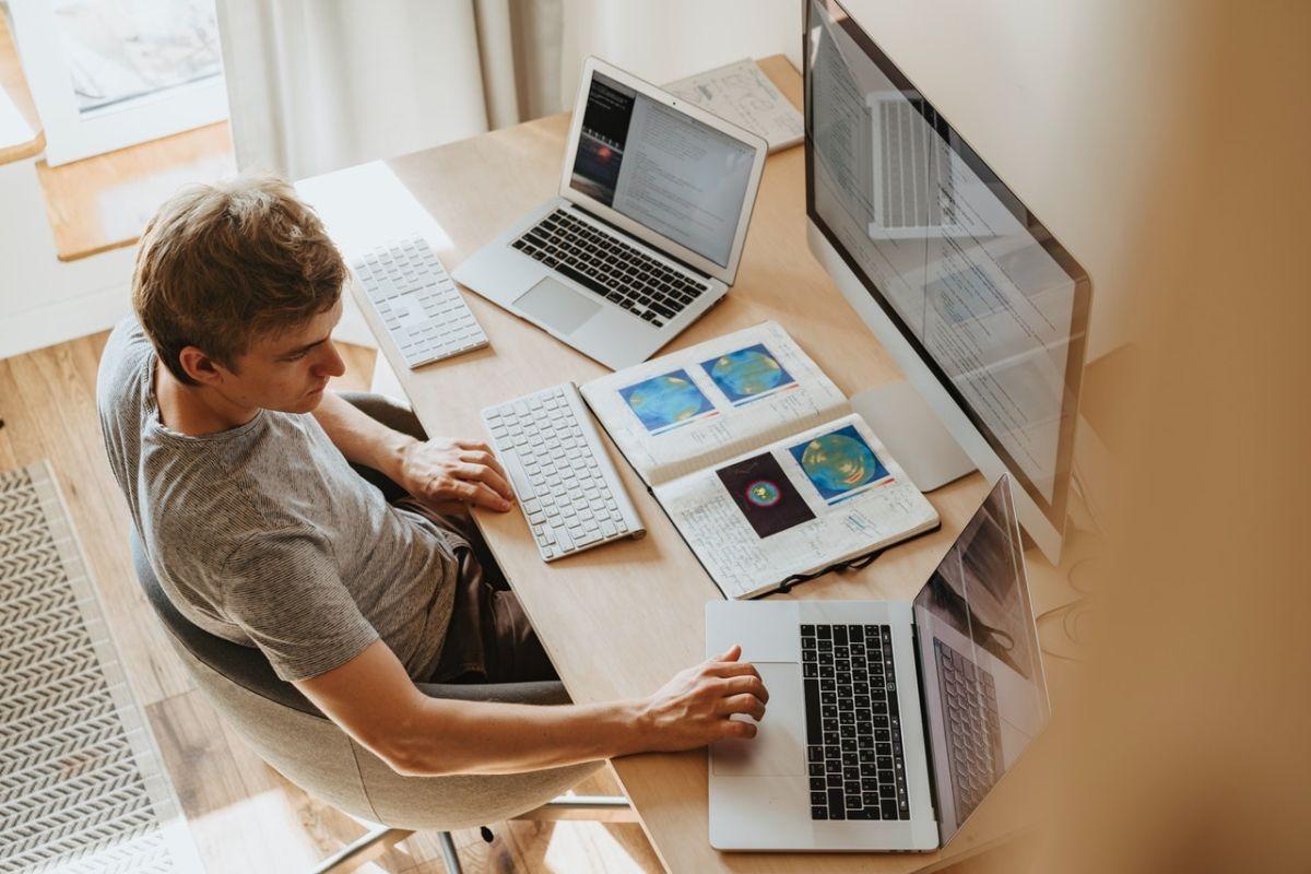 The Ultimate Guide to Launching a Freelance Career in 2026